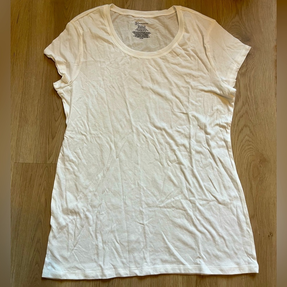 ❗️SALE 2/$12❗️Women’s Cap Sleeve White T-Shirt - No Boundaries - XXL